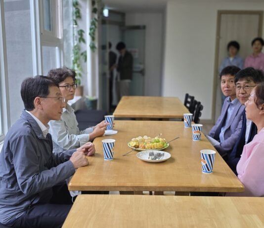 김성중 부지사, 추석 앞두고 전통시장·요양시설 방문 점검